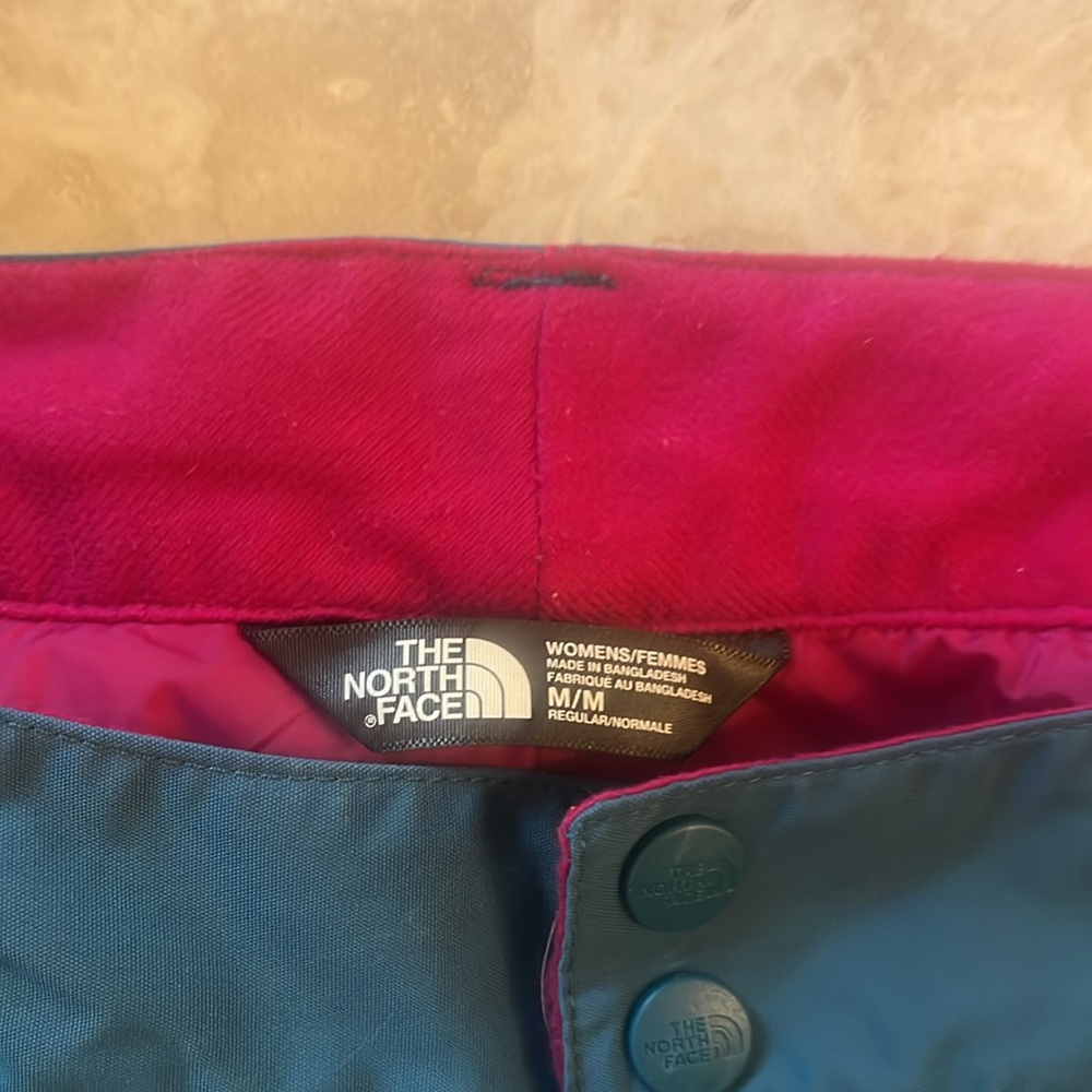 Women’s teal blue north face ski pants size medium. - Picture 2 of 5